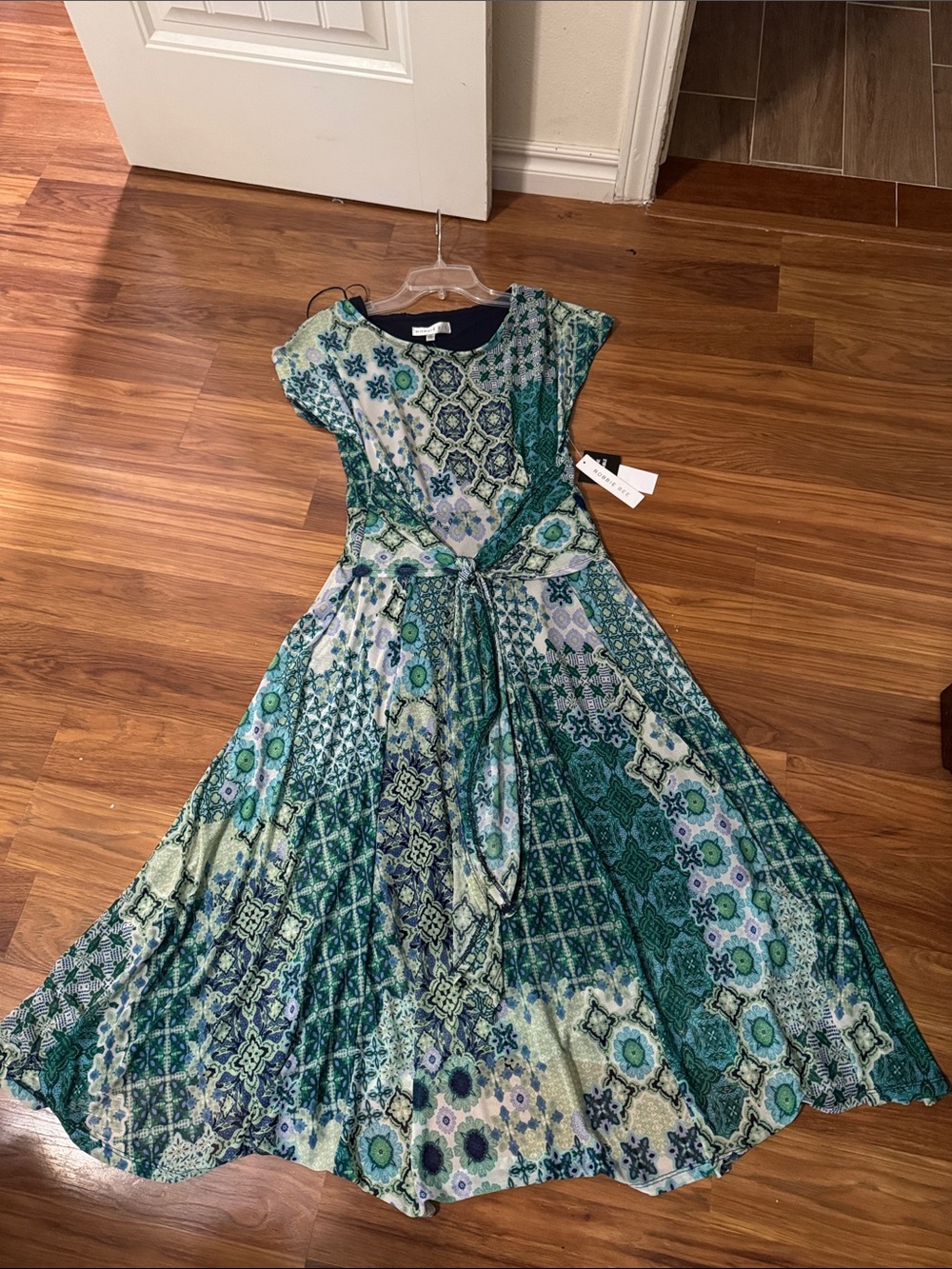 Green Patterned Tie-Waist Maxi Dress